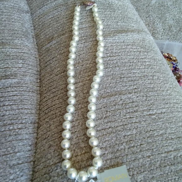 Roman Jewelry - Vintage Roman Faux Pearl Necklace